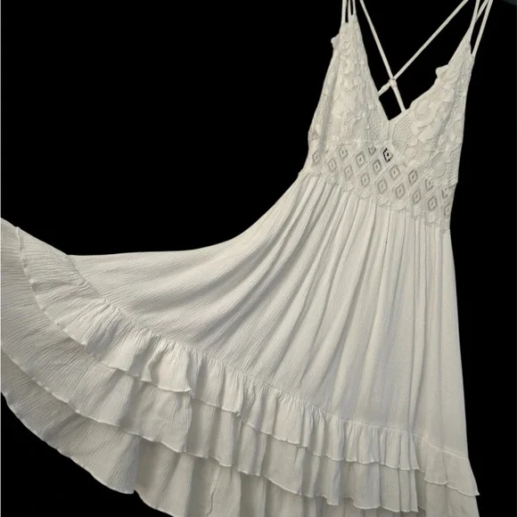 Beautiful White Lace Dress - Picture 3 of 5